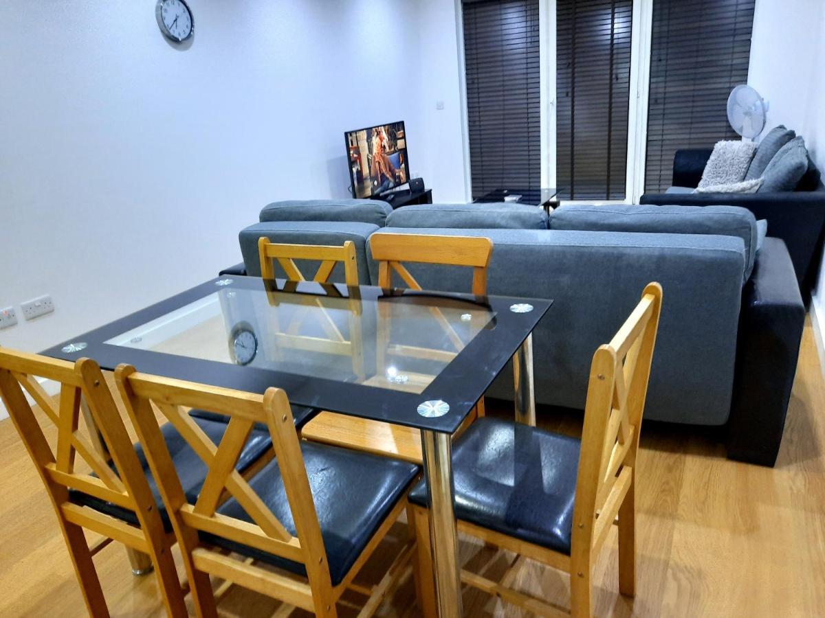 Max'Em Lexington Luxury Apartment Slough Exterior foto